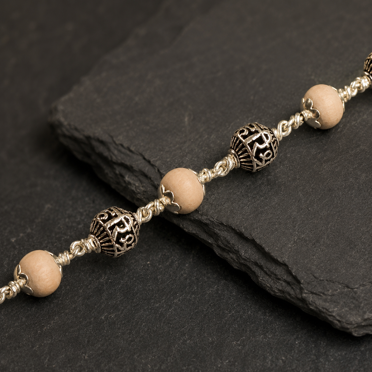 Tulsi Shree Hari Bracelet with 925 Silver Beads | 7–8 MM